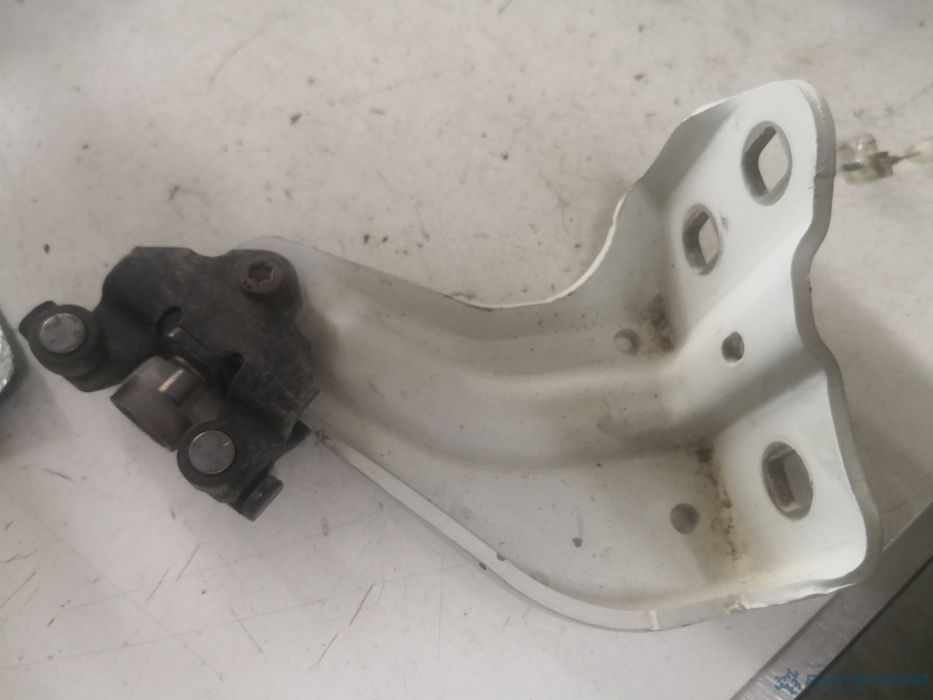 Balama Usa Culisanta Dacia Dokker [ 2012 - > ]