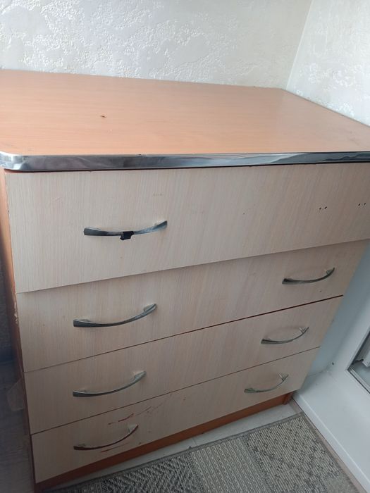 Продам комод с 4 ящиками