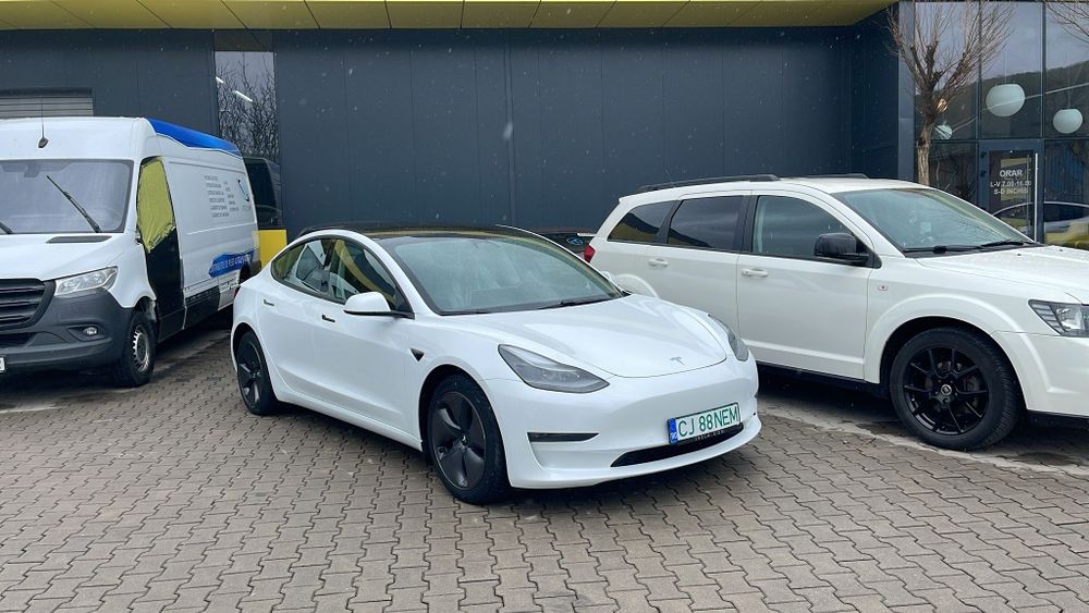 Predau leasing / vand  Tesla Model 3 Long Range dual motor 4x4, 2021/3