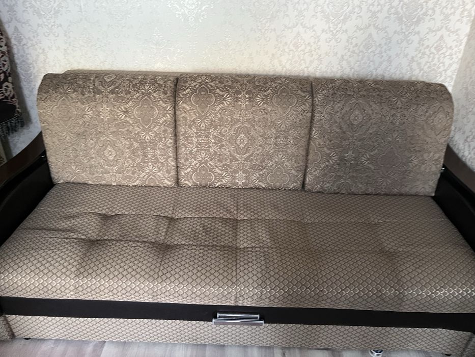 Продам диван в хорошем состоянии