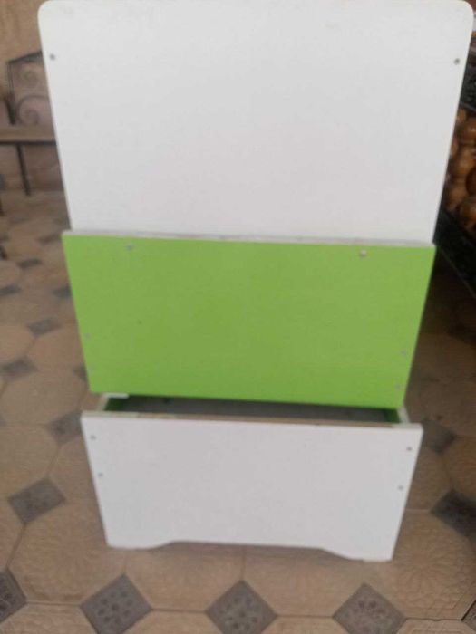 Shkafli, tebranadigan bolalar kravati– transformatsiyalanuvchi