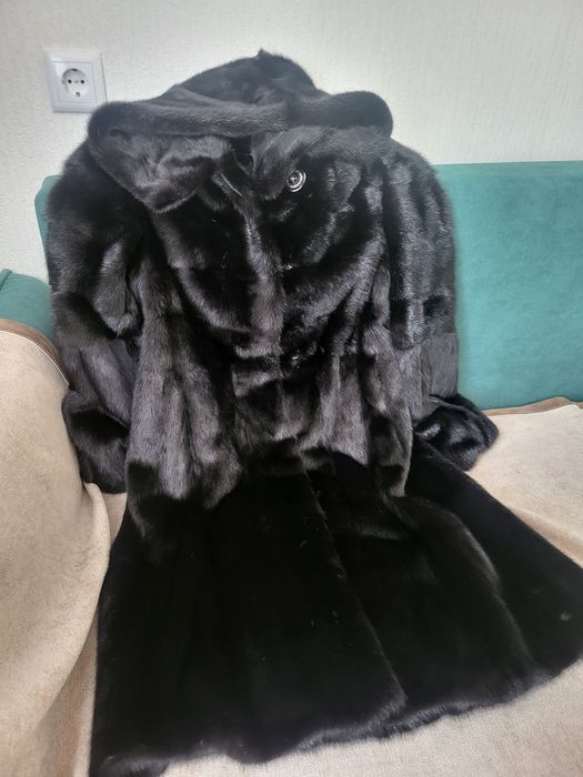 Продам норковую шубу
