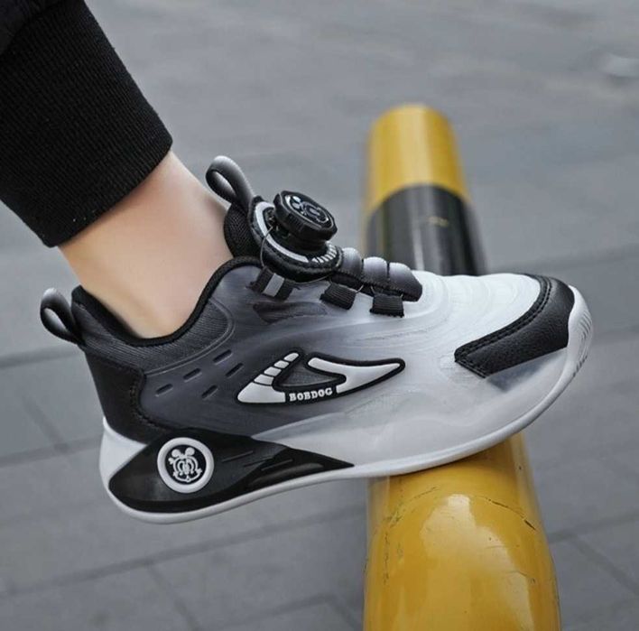 Кроссовки универсальные