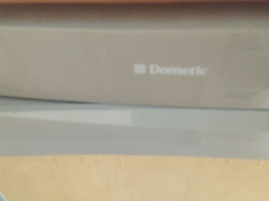 Хладилник за каравана Dometic 12-220 газ кемпер перфектно състоян
