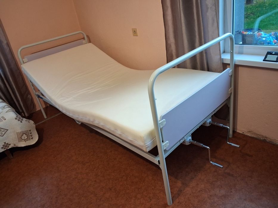 Продавам леглото използвано е 40 дни.като ново е. Напълно запазено.