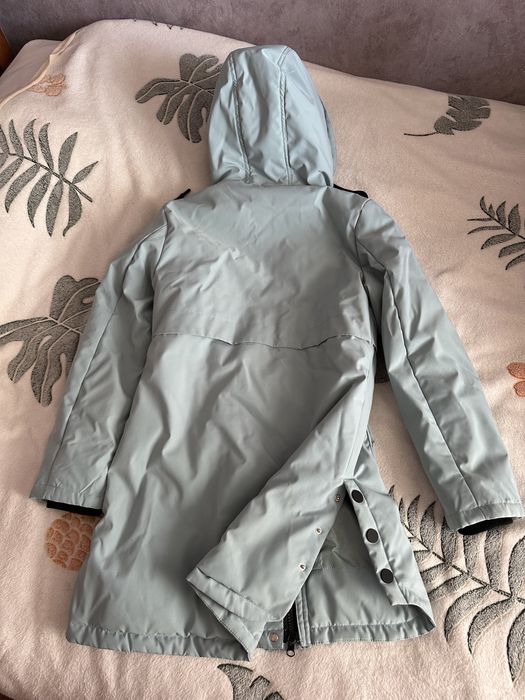 Куртка рост 146 на девочку демисезонная