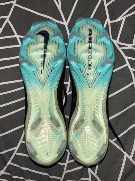 Vand ghete fotbal Nike Mercurial