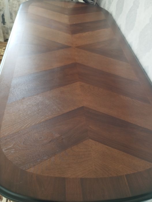 Стол для гостиной