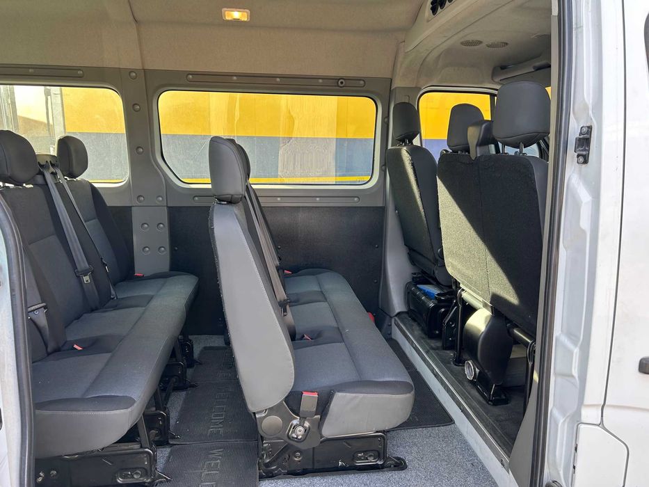Vindem Renault Master
