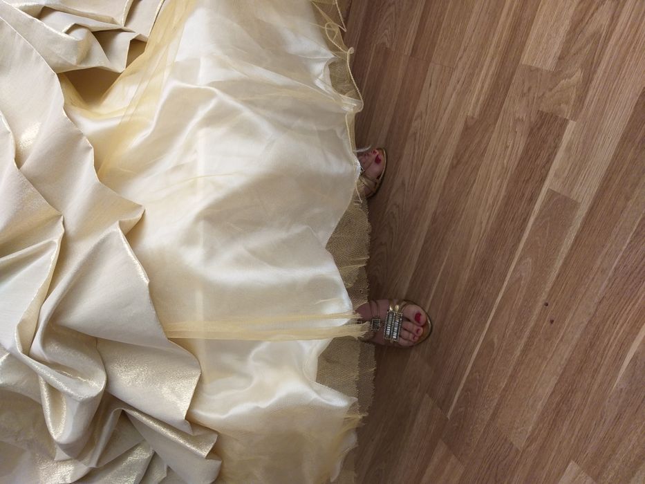 Абитуриентска рокля