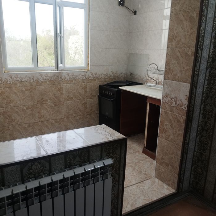 Своя.  2/4/4  Массив Феруза .  б 2/6.   250 уе