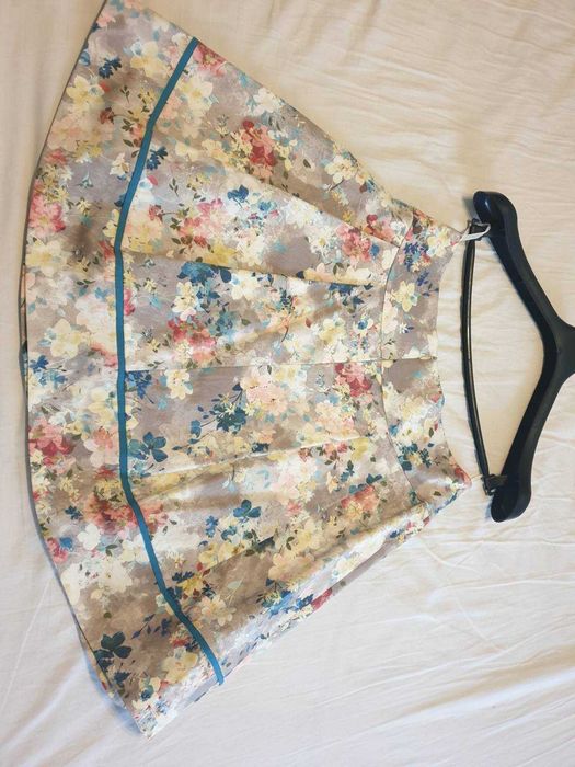 Дамски маркови поли, размер М