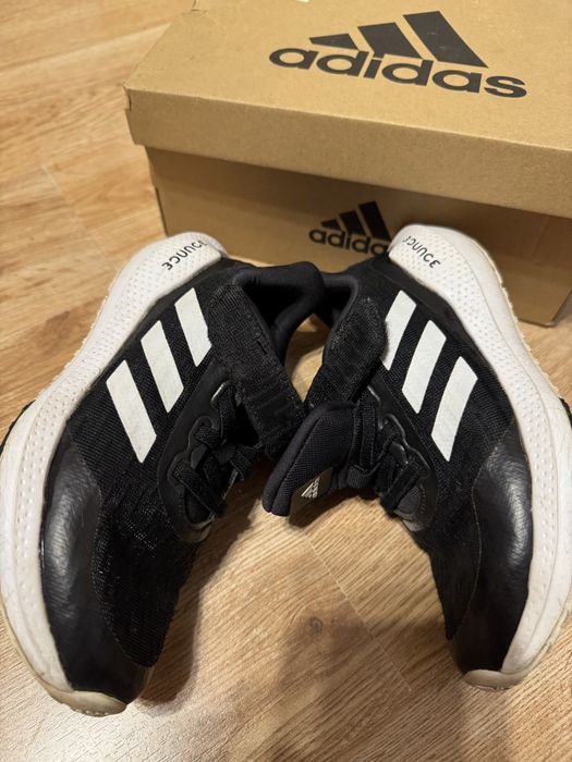 Incaltaminte sport Adidas marimea 30