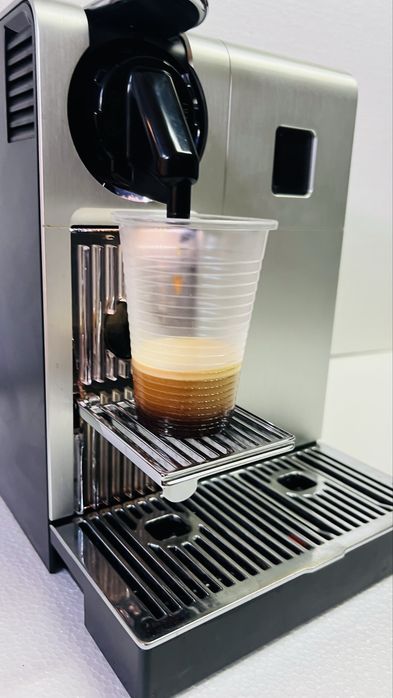 Aparat cafea Delonghi Nespresso