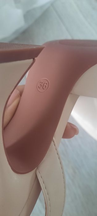 Продам туфли бежевые