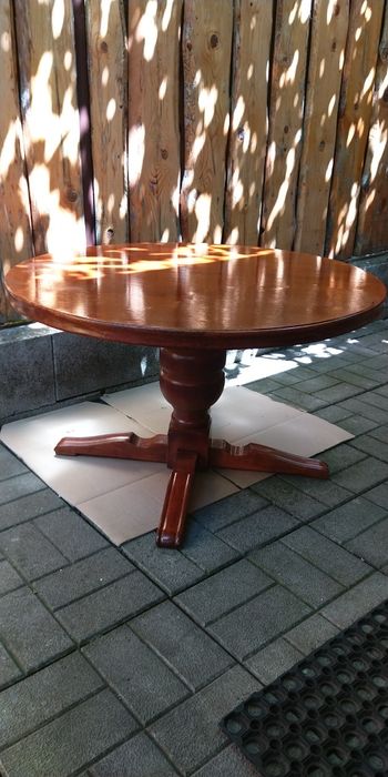 Vând masa lemn massiv