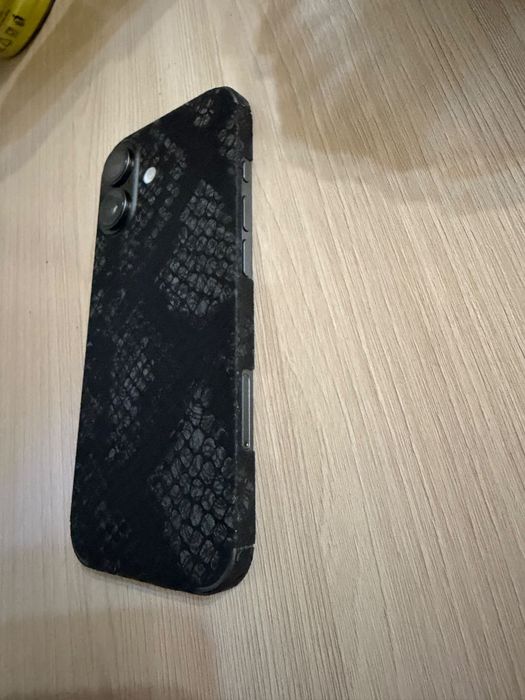 Продаю Iphone 17 256gb