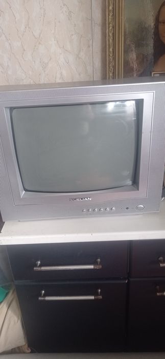 Продам цветной телевизор 5000тг