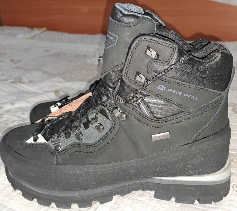 Туристически обувки ALPINEPRO