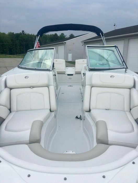Катер Crowline 240LS