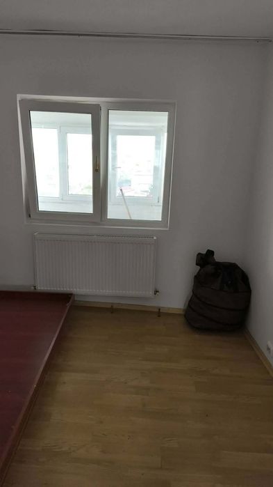 Vând apartament 3 camere decomandat