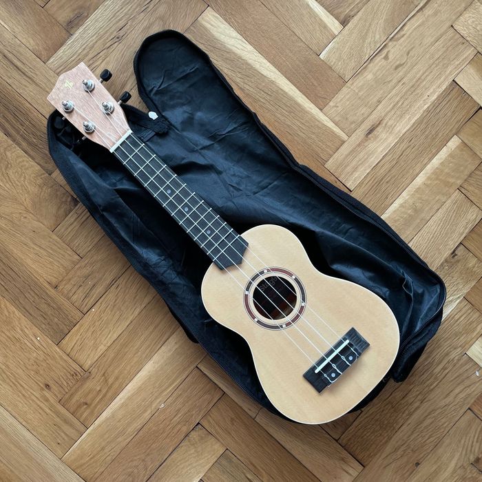 продавам укулеле сопрано