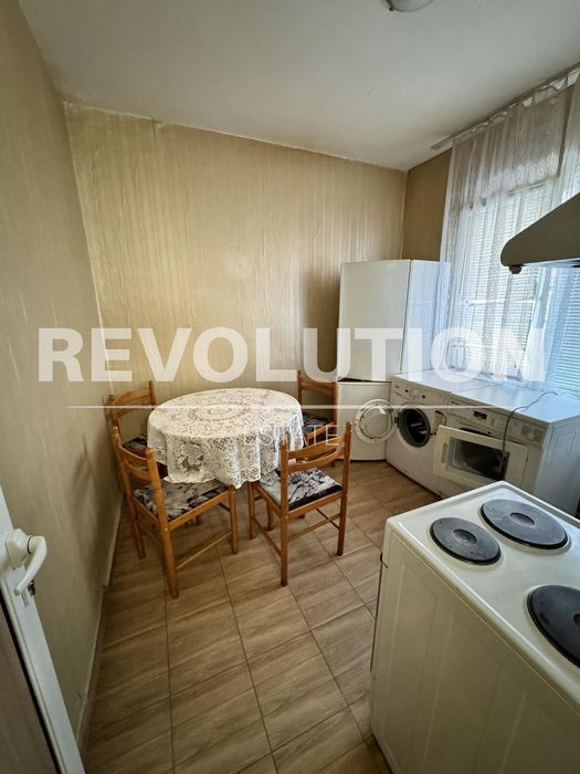 Дава се под наем Двустаен апартамент в Пловдив, Тракия - 65 кв.м за 350 € - Снимка #1