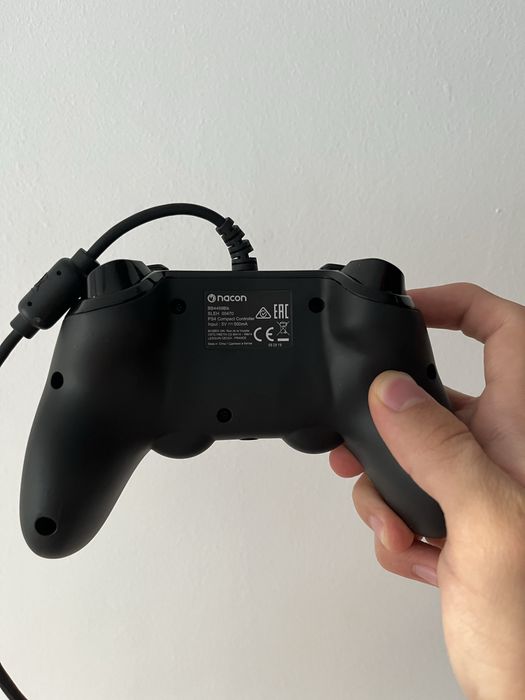 Nacon controller ps4 cu fir de 3 metri(usb)