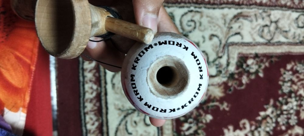 Vând/schimb kendama+tama sweets