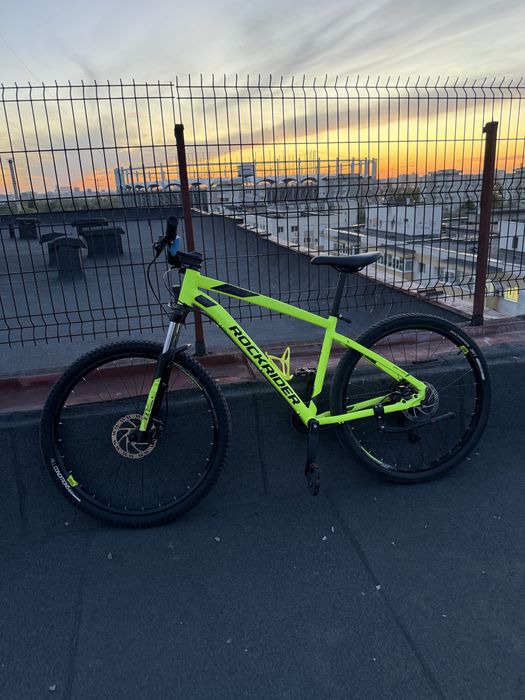 Bicicletă MTB Rockrider ST 530 – ca nouă, verde neon, echipare bună, pregătită de mers