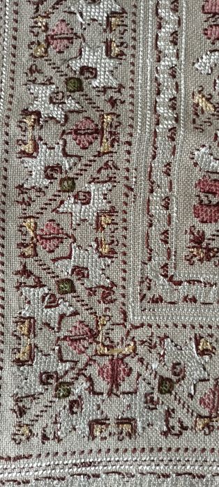 Ръчно бродирана царска шевица с копринени конци