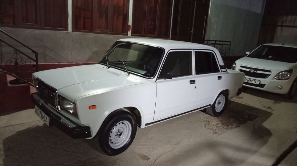 21 07 moshina ikkita joyida kraska bor ichiga otmagan