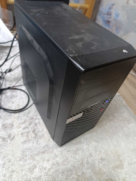 Продам системный блок ryzen 3 2200g