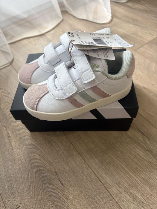 Кецове Adidas Court 26