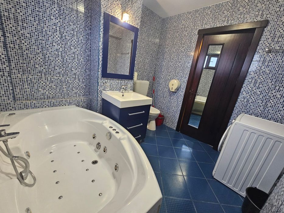 Închiriez apartament