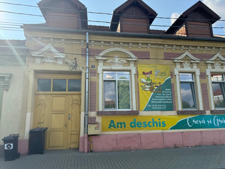 Vila multifunctionala zona centrală de inchiriat