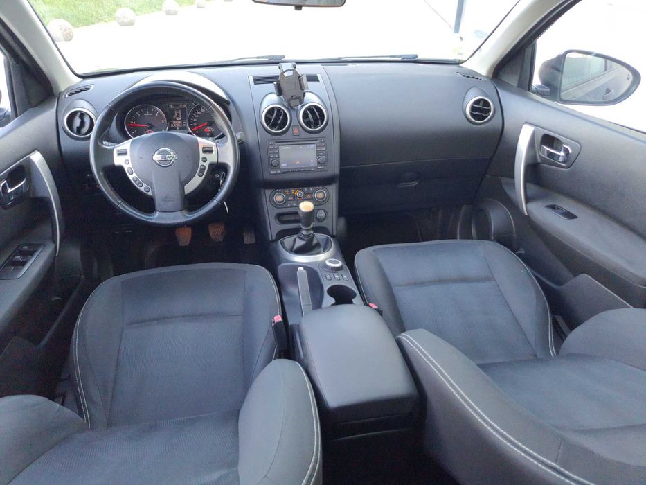 Nissan Qashqai+2/7loc. Tekna 2.0D 4x4 RAR facut.