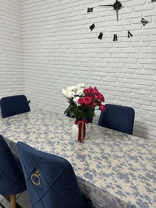 Срочно продам стол стулья