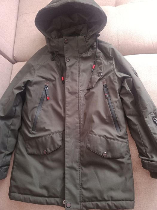 Продам куртку на мальчика