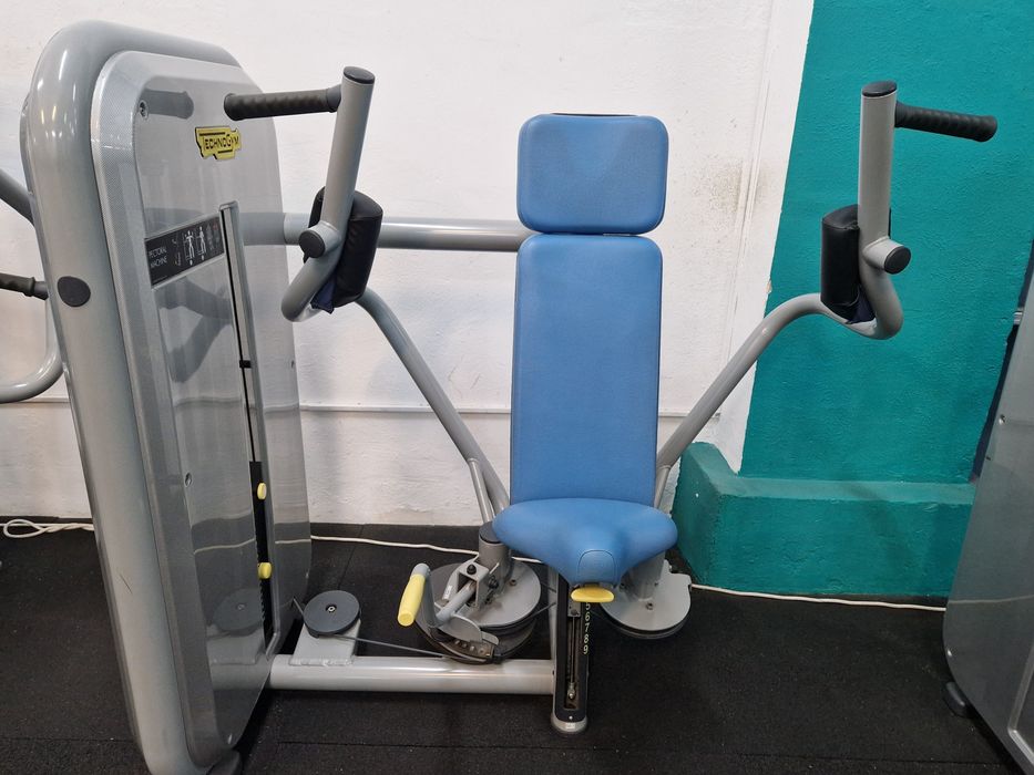 Low row/Pectoral Machine Techogym