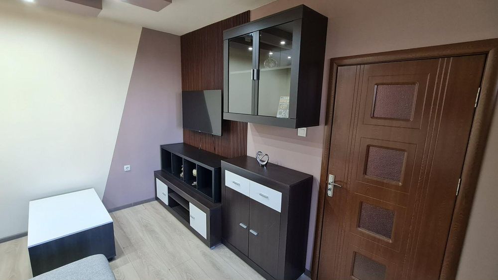 Тристаен апартамент в ж.к. Дружба 2 .