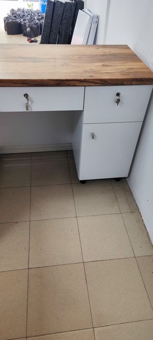 Бюро за офис, магазин