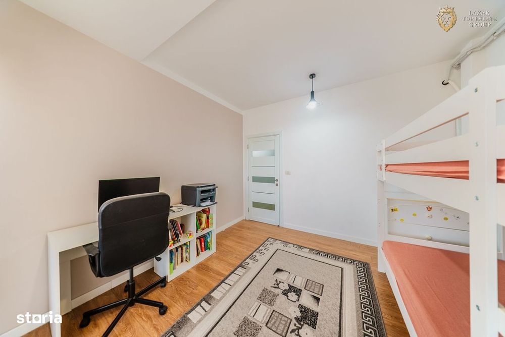 Apartament 3 camere de vânzare – Pârneava