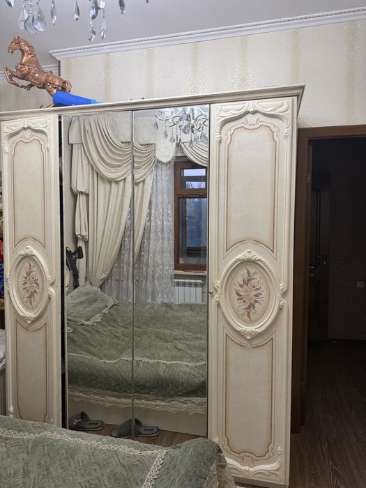 Спальный гарнитур