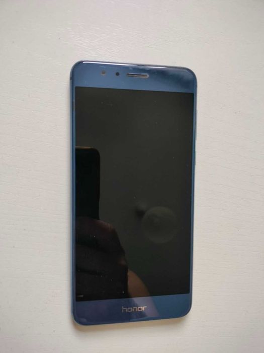 продавам  Honor 8  FRD-L09