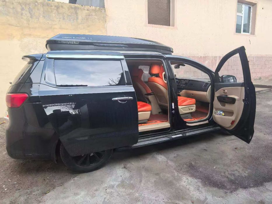 Kia Carnival 2020 года