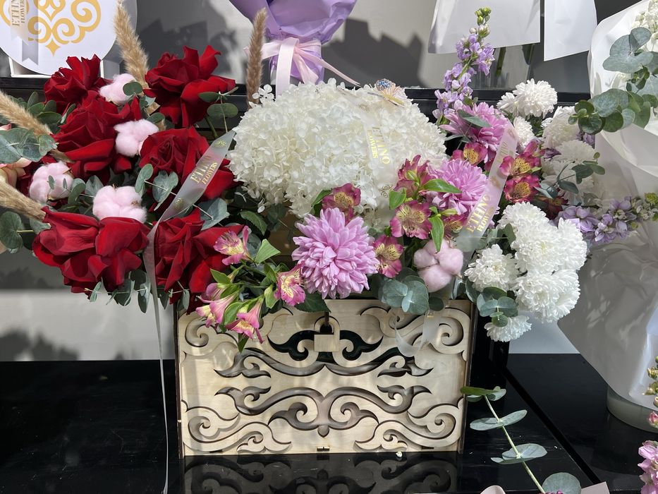 Букеты свежие продаю