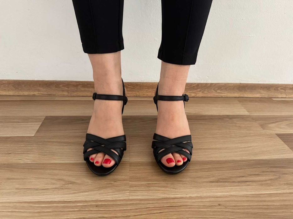 Нови Кожени Сандали от Clarks