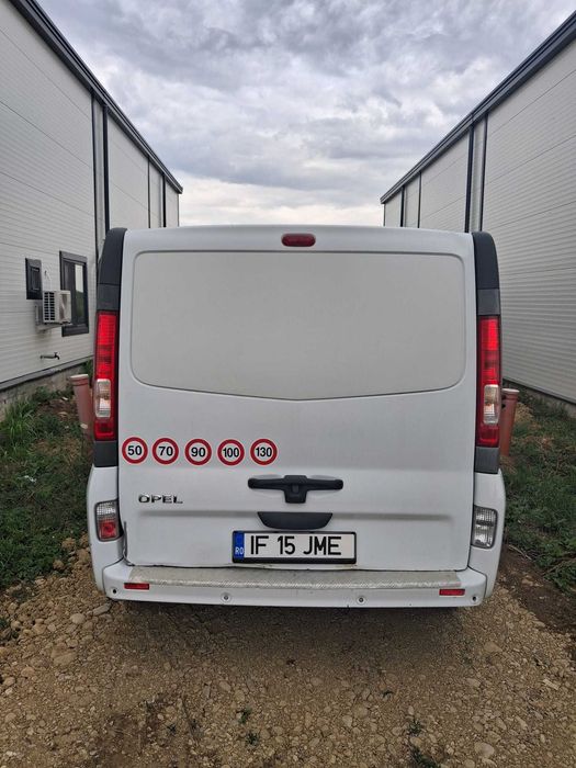 Opel Vivaro 2012 Model Lung