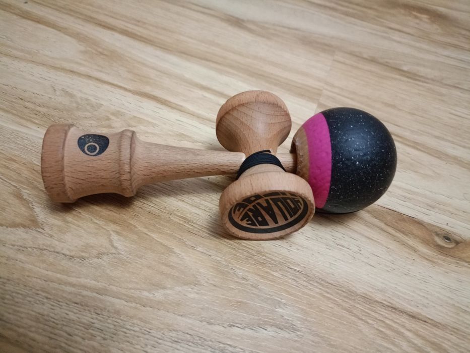 Kendama Tama Okendama Revo și Ken Okendama Maze Antiskid v2